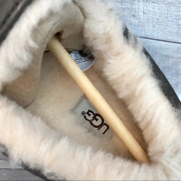 UGG Men’s Ascot Shearling Lined Suede Slipper - Picture 14 of 16